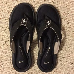 Nike memory foam flip flops
